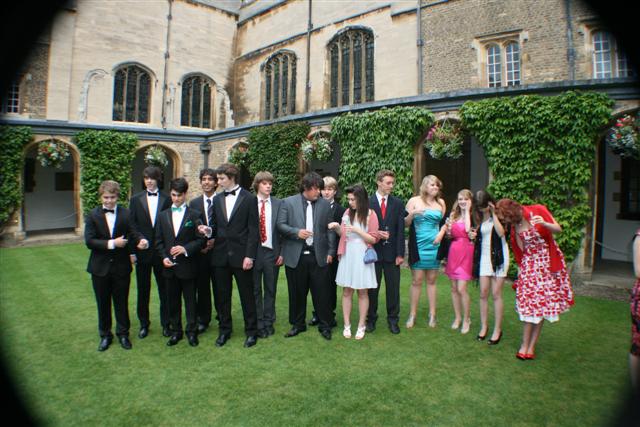 618x404 pixels (70K)